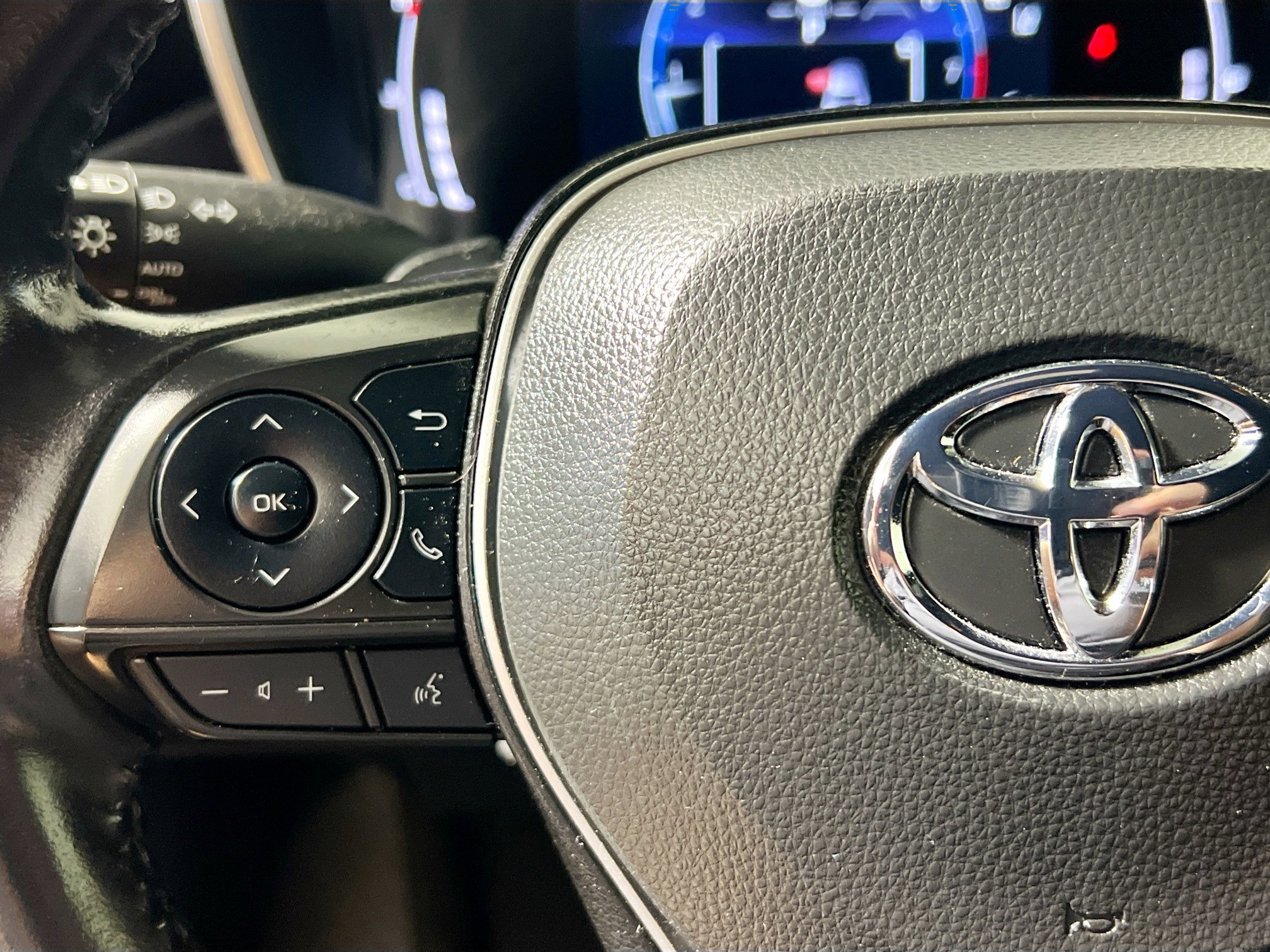 Used 2023 Toyota Corolla XSE image 18