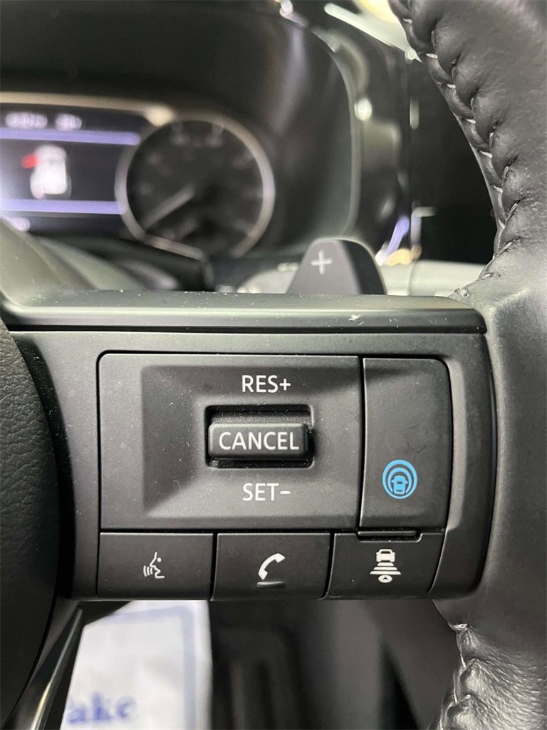 Used 2024 Nissan Pathfinder SV image 24