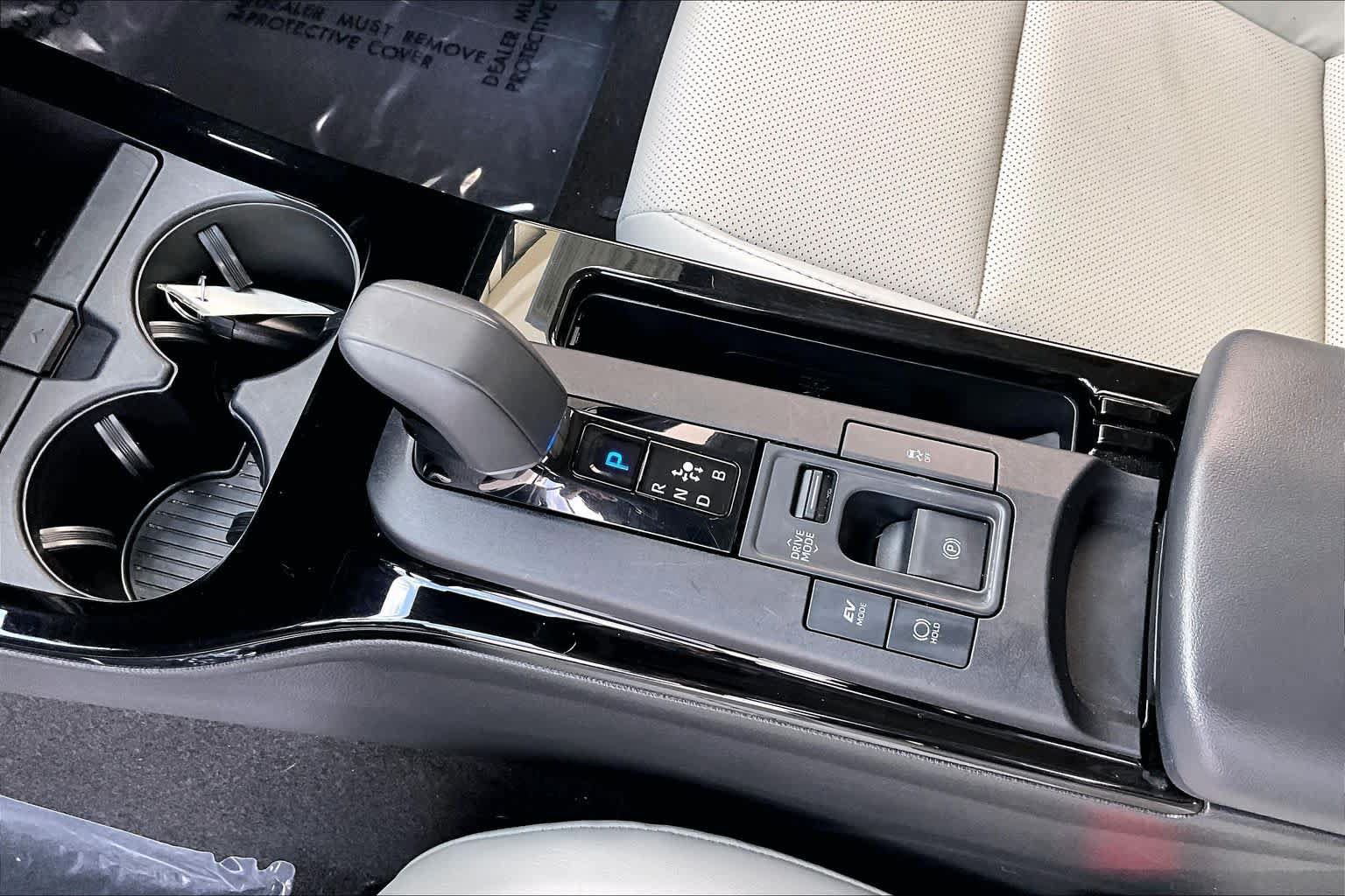 Used 2024 Toyota Prius Limited FWD image 17