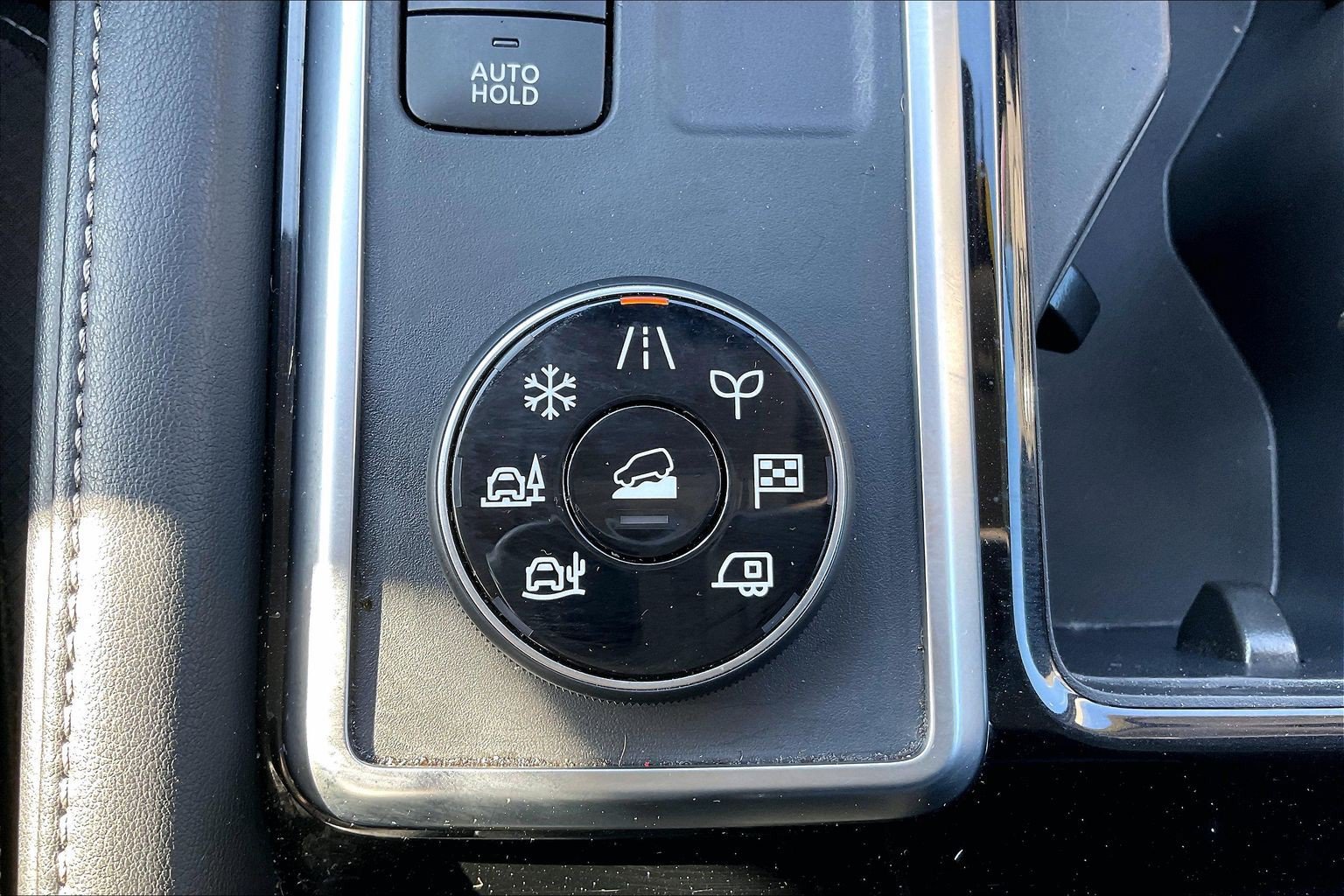 Used 2024 Nissan Pathfinder SL AWD/4WD image 37