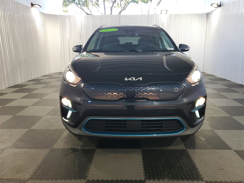 Used 2022 Kia Niro EX image 2
