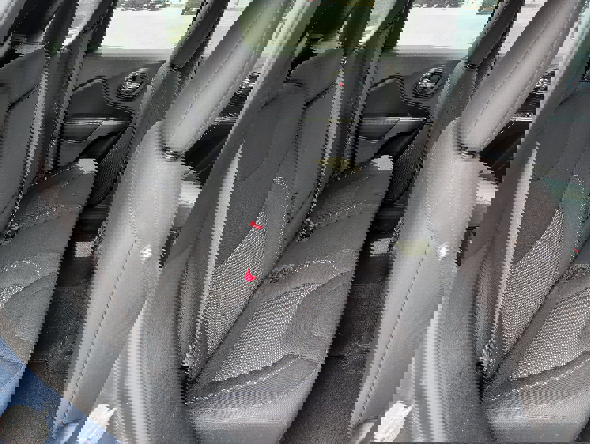 Used 2020 Jeep Cherokee Latitude image 16