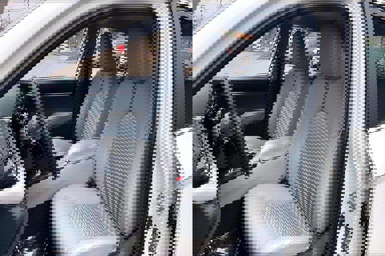 Used 2023 Toyota Camry SE image 29