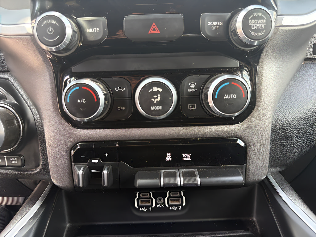 Used 2020 RAM 1500 Big Horn AWD/4WD image 35