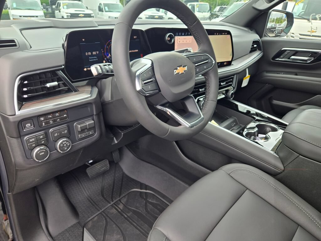 New 2026 Chevrolet Suburban LT w/ Comfort Package AWD/4WD image 23