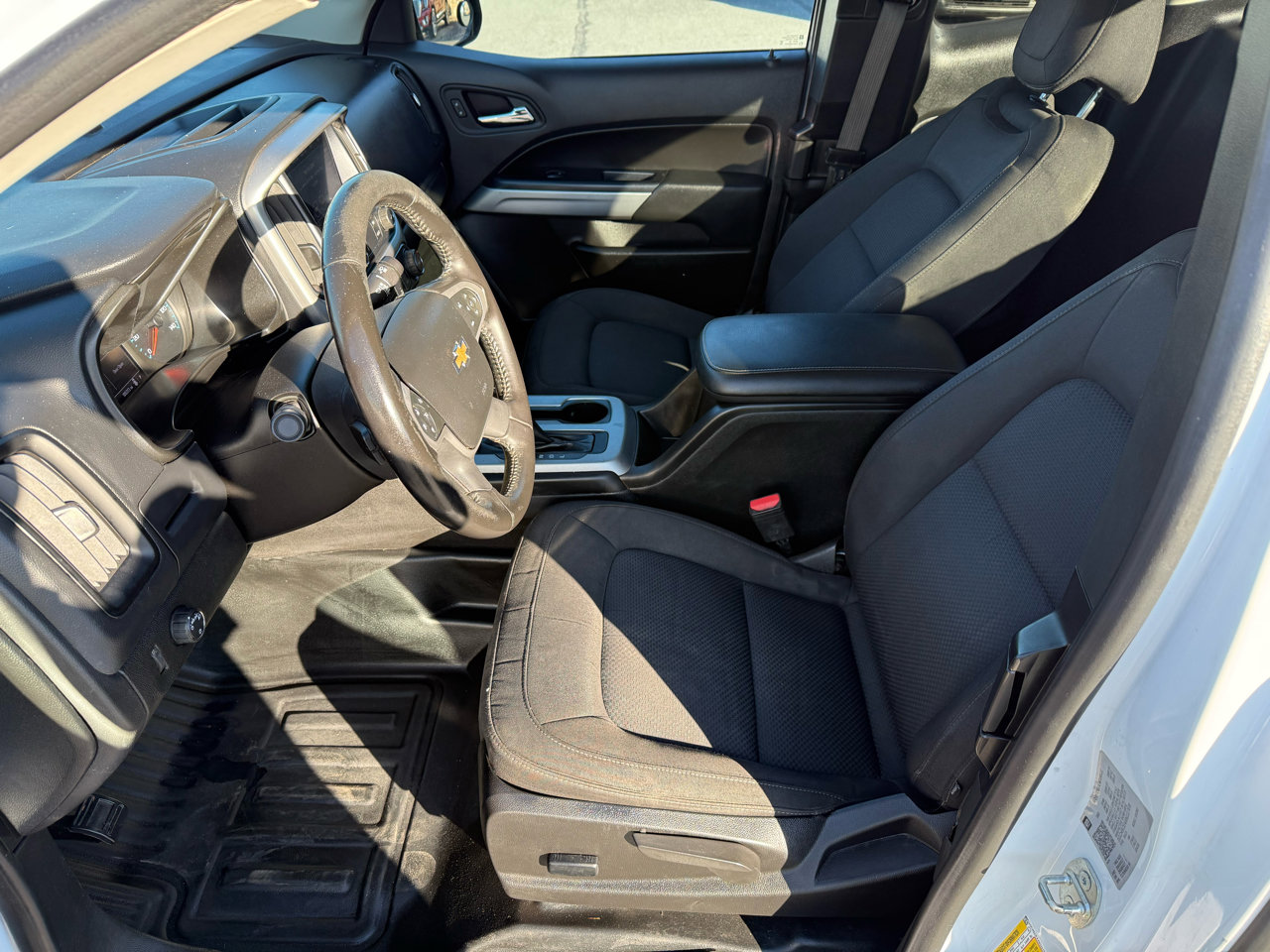 Used 2022 Chevrolet Colorado LT w/ Fleet Safety Package image 11