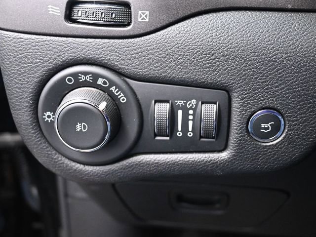 Used 2021 Jeep Cherokee Trailhawk w/ Premium Leather Package image 36