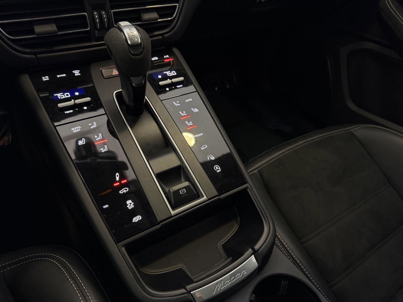 Certified 2023 Porsche Macan GTS image 18