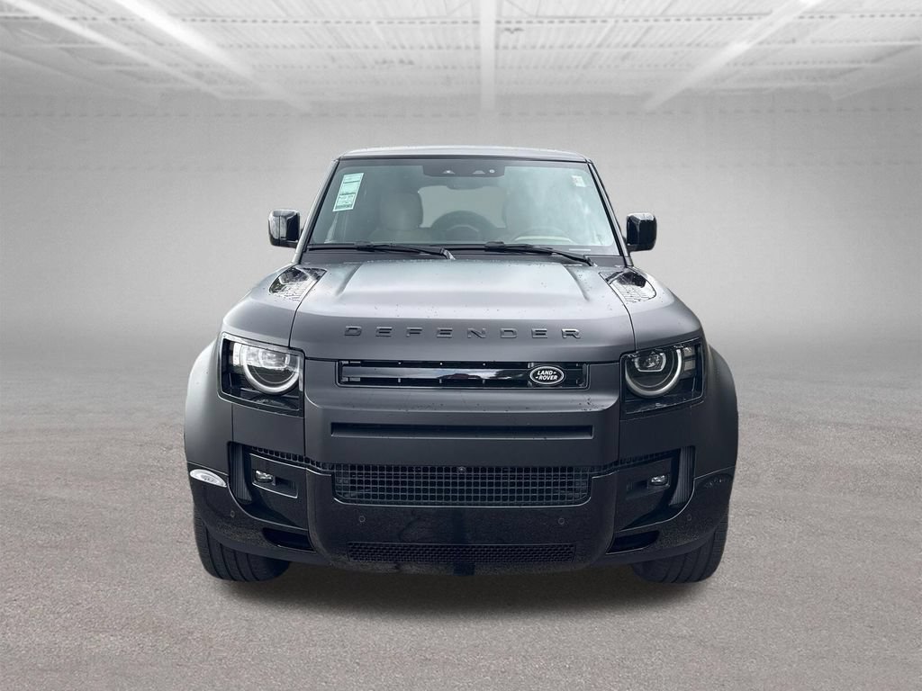 New 2026 Land Rover Defender 130 X-Dynamic SE AWD/4WD image 4