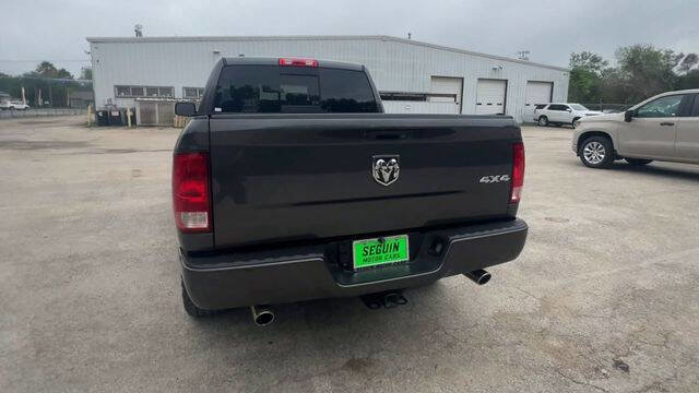 Used 2017 RAM 1500 Express AWD/4WD image 7