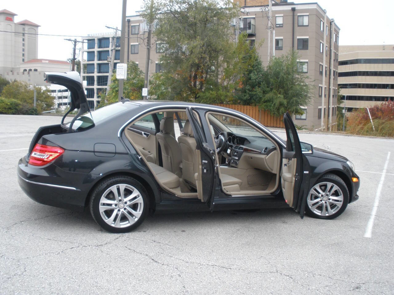 Used 2013 Mercedes-Benz C 250 Sedan image 20