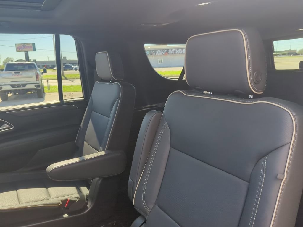 Used 2024 GMC Yukon XL SLT w/ SLT Premium Package AWD/4WD image 21