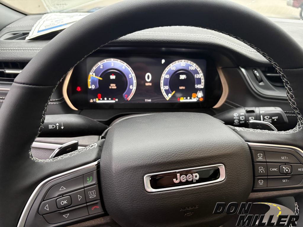 New 2025 Jeep Grand Cherokee Limited w/ Luxury Tech Group II image 15