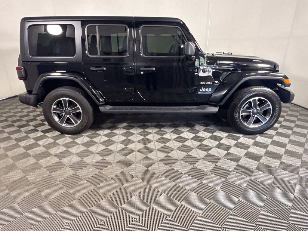 Used 2023 Jeep Wrangler Unlimited Sahara w/ LED Lighting Group AWD/4WD image 11