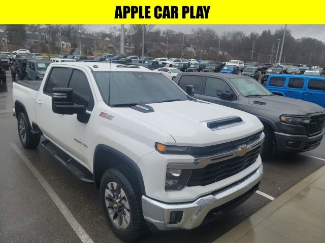 Used 2024 Chevrolet Silverado 2500 LT image 2