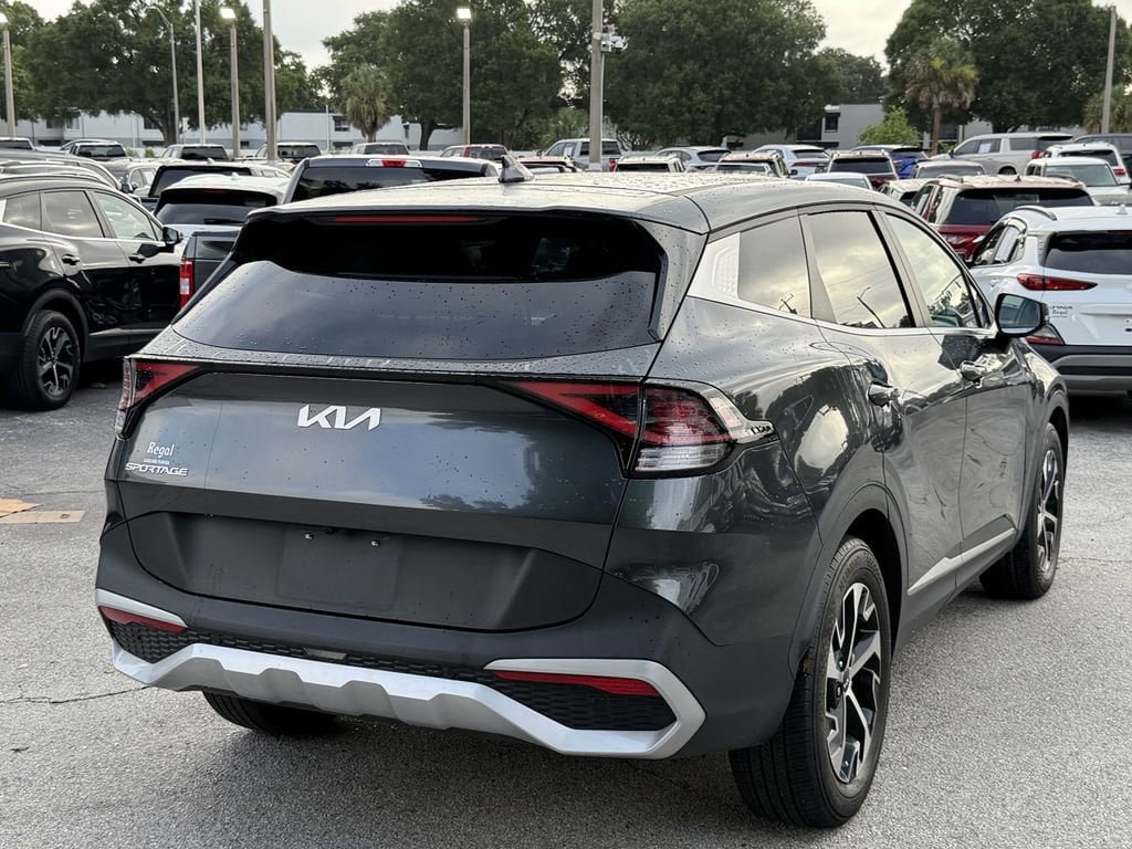 Certified 2024 Kia Sportage EX FWD image 4