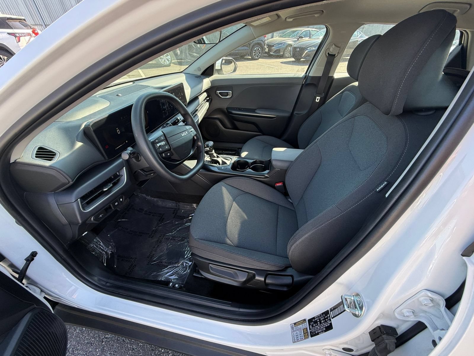 Used 2025 Kia K4 FWD image 26