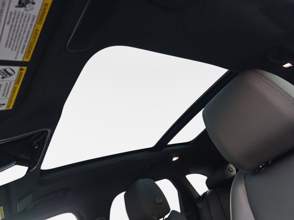 New 2026 Land Rover Range Rover Velar S image 31