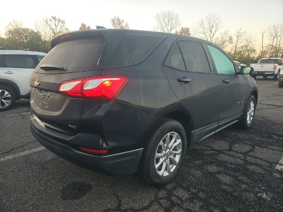 Used 2021 Chevrolet Equinox LS w/ LS Convenience Package AWD/4WD image 6