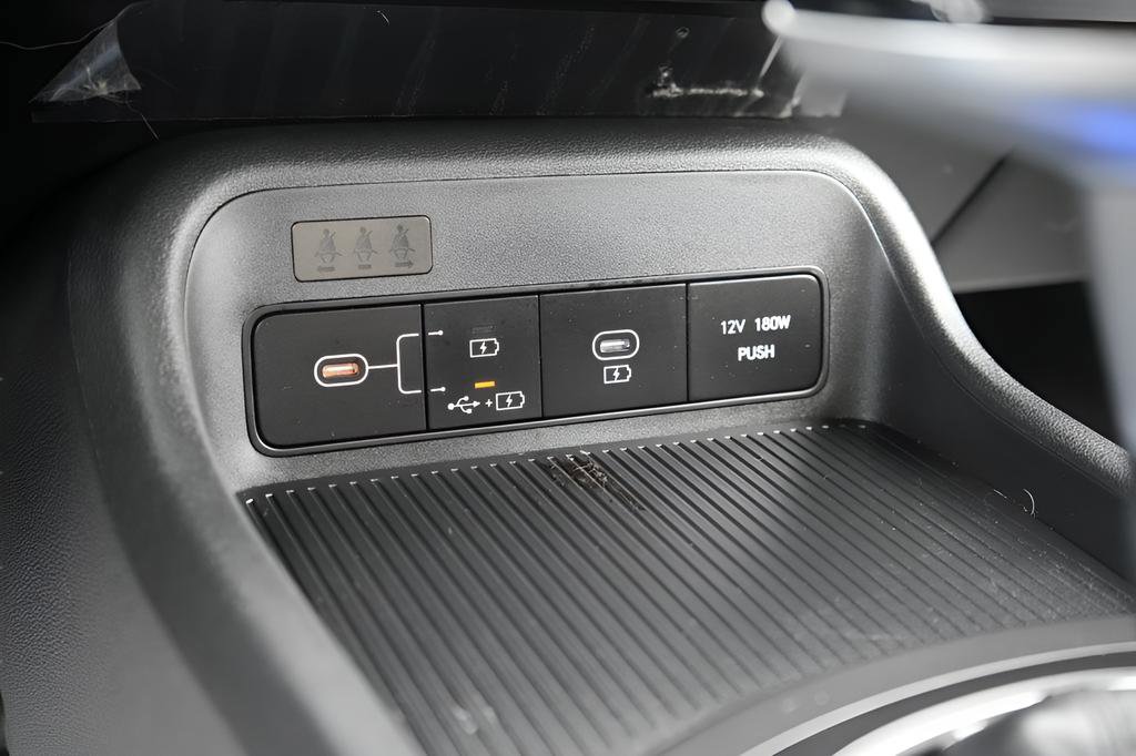 Certified 2024 Hyundai Kona SEL AWD/4WD image 32
