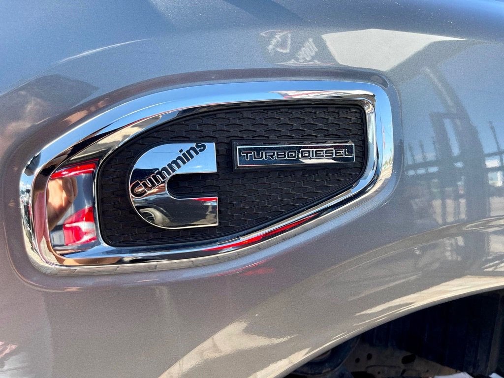 Used 2017 Nissan Titan SV AWD/4WD image 11