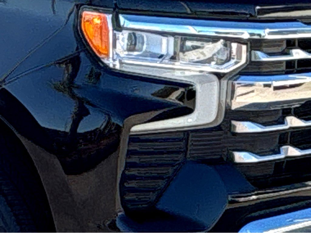 Certified 2023 Chevrolet Silverado 1500 LTZ w/ LTZ Convenience Package II image 17