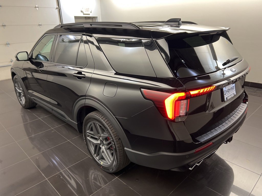 New 2026 Ford Explorer ST image 4