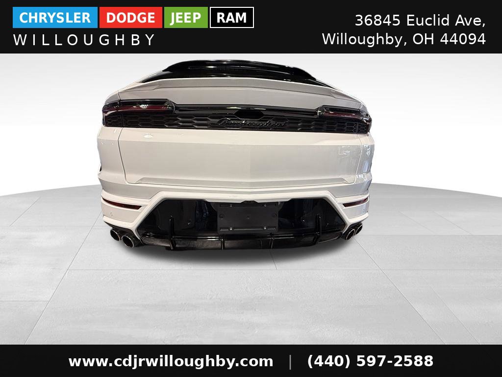 Used 2025 Lamborghini Urus SE AWD/4WD image 8