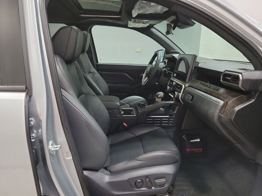 Used 2025 Toyota Tacoma Limited image 23