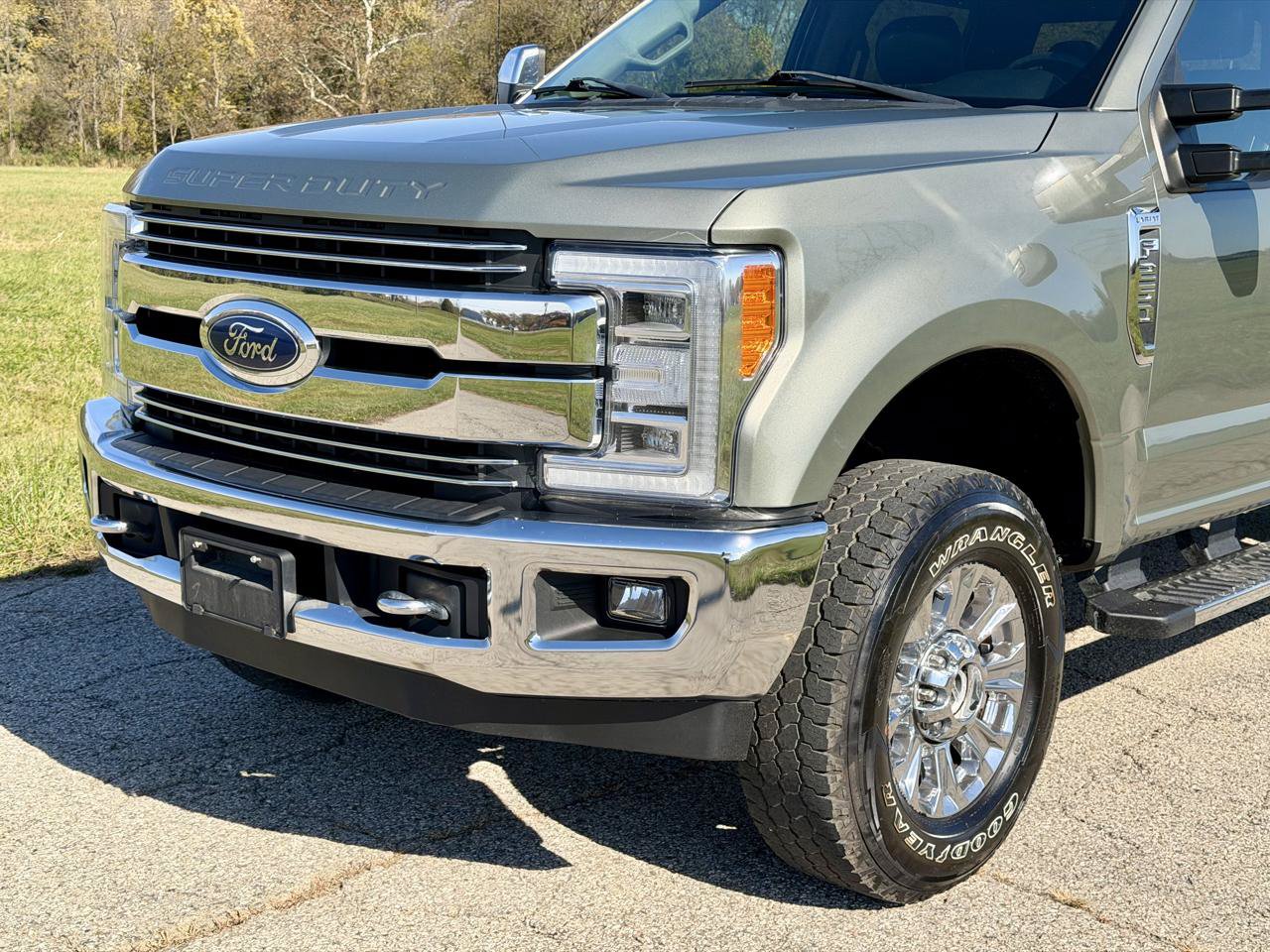 Used 2019 Ford F250 Lariat w/ Lariat Ultimate Package AWD/4WD image 10
