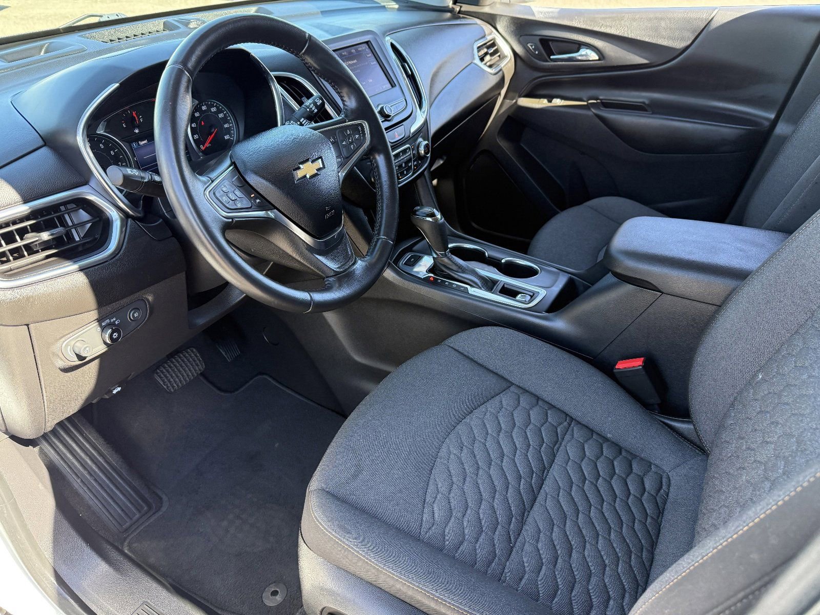 Used 2020 Chevrolet Equinox LT image 18