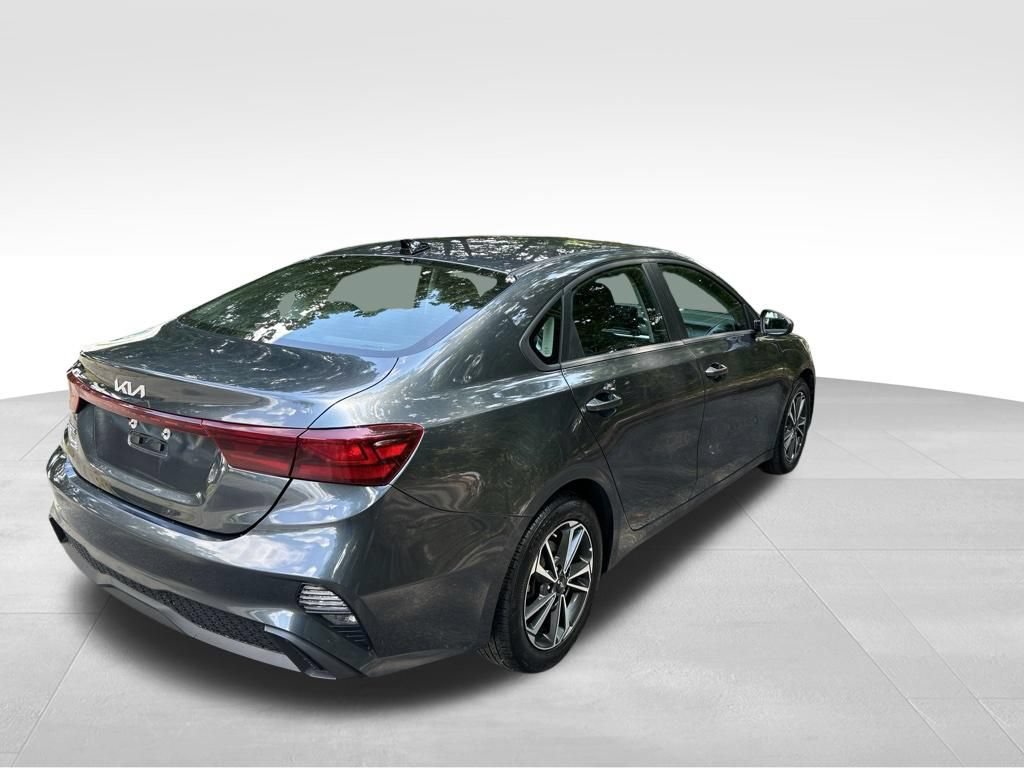 Used 2024 Kia Forte LXS FWD image 5