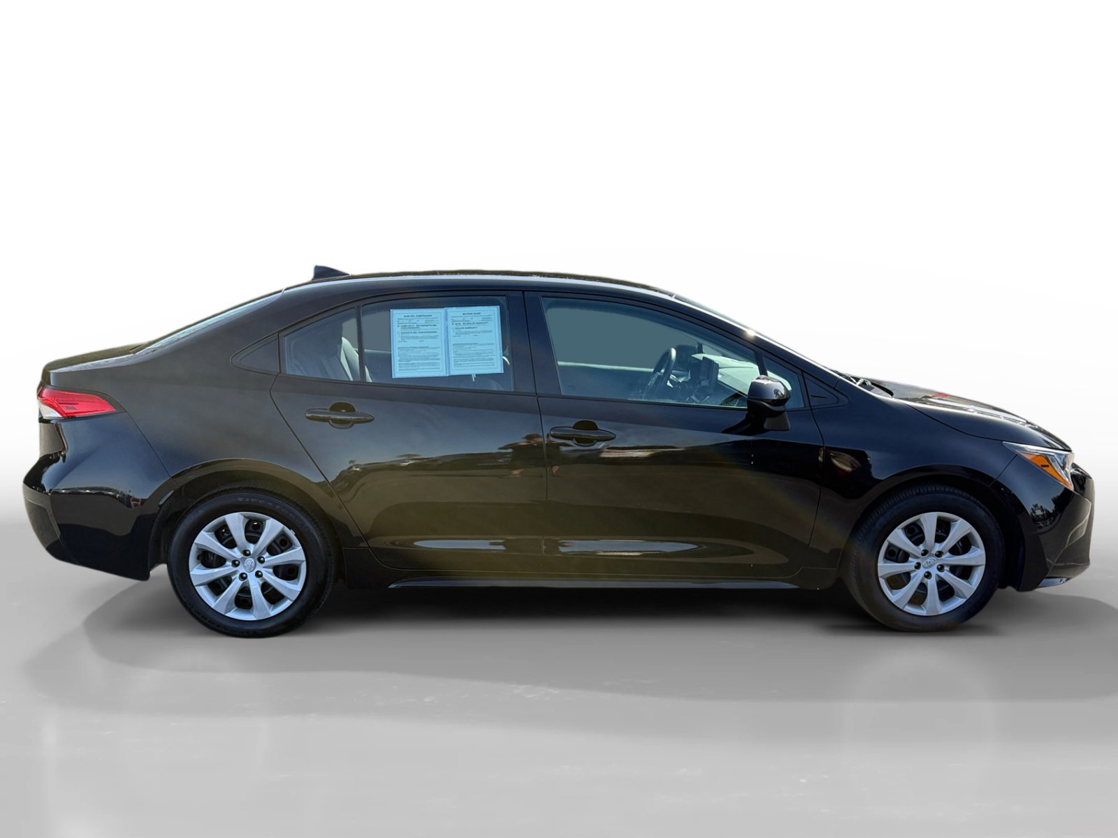 Used 2025 Toyota Corolla LE image 6