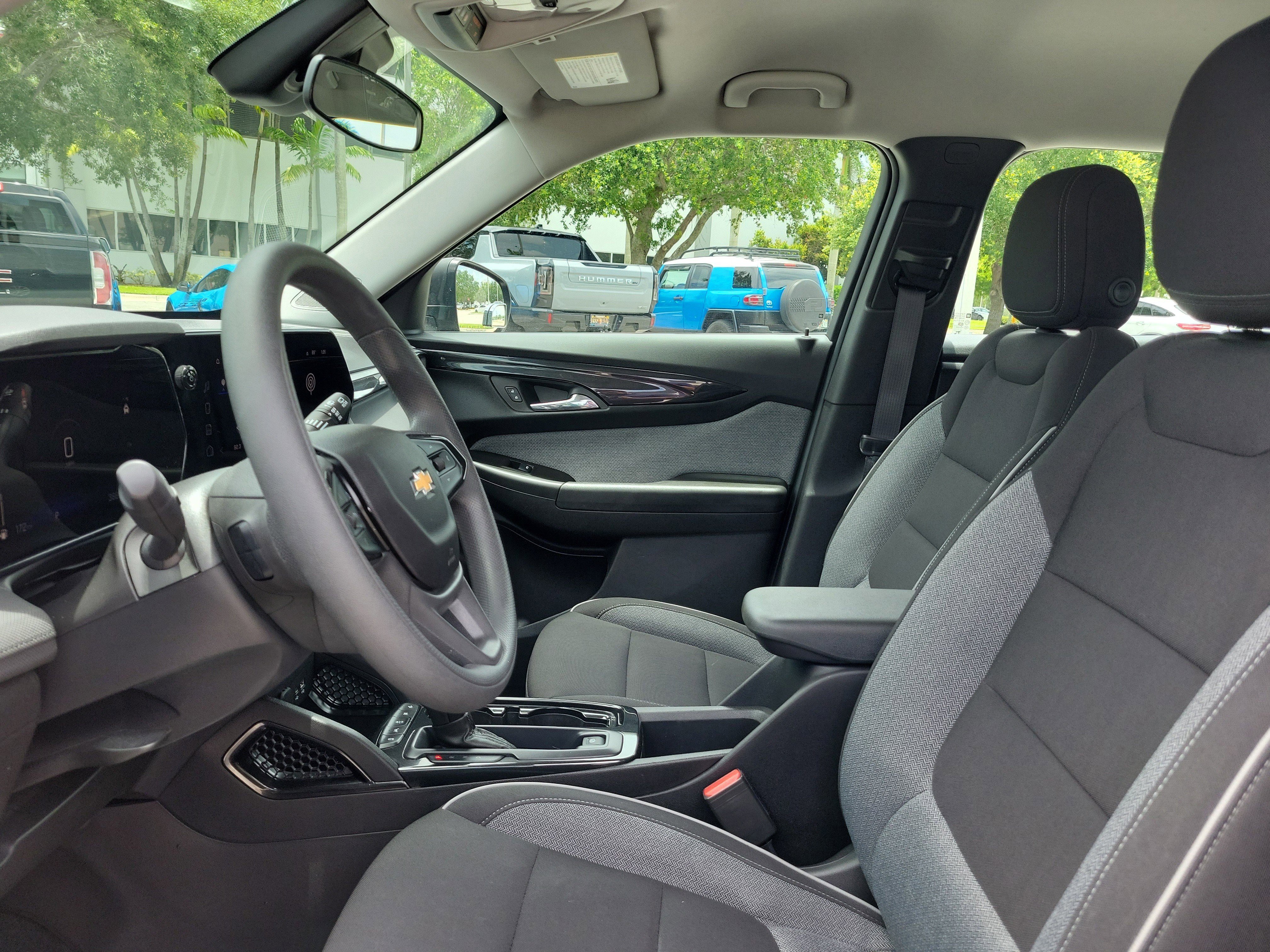 Used 2025 Chevrolet TrailBlazer LS FWD image 23
