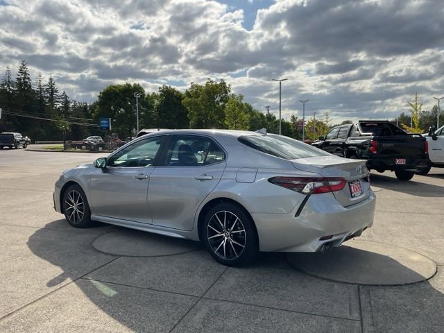 Used 2022 Toyota Camry SE image 5