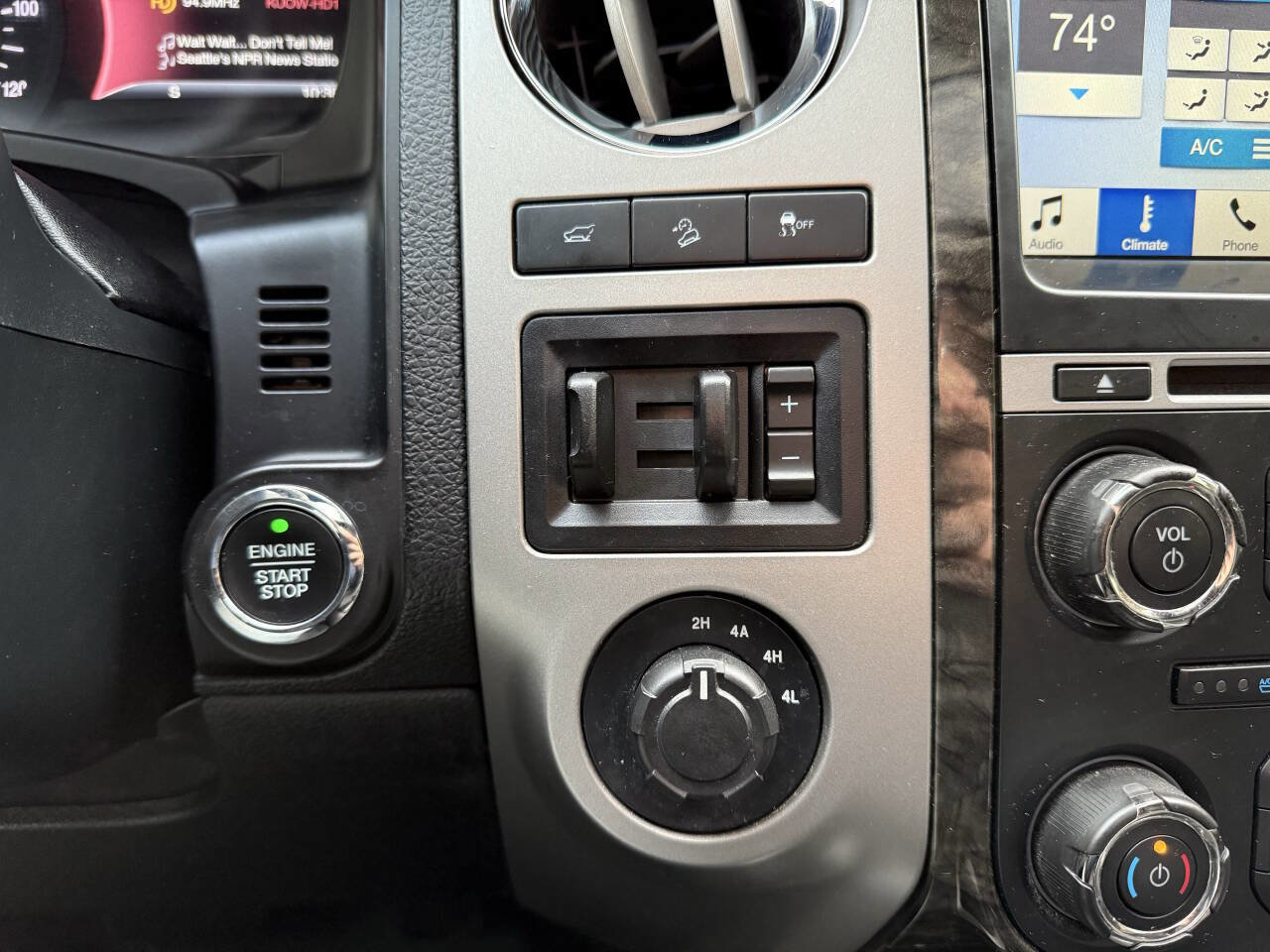 Used 2016 Ford Expedition Limited w/ Equipment Group 301A image 4