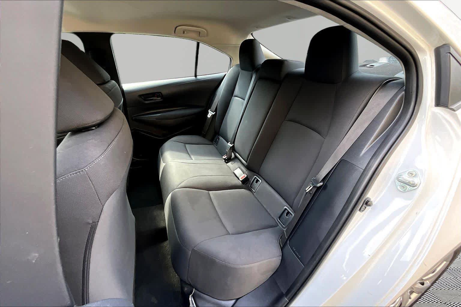 Used 2025 Toyota Corolla LE FWD image 21