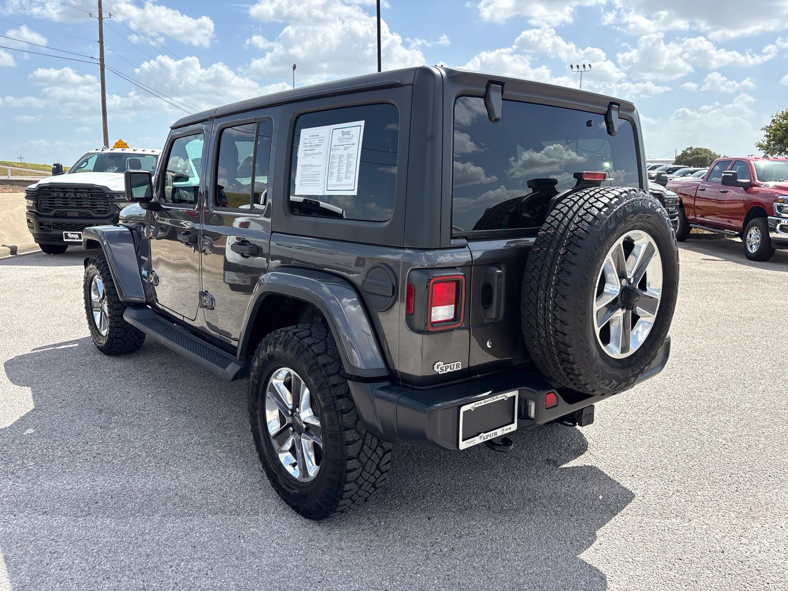 Used 2020 Jeep Wrangler Unlimited Sahara w/ Cold Weather Group AWD/4WD image 4