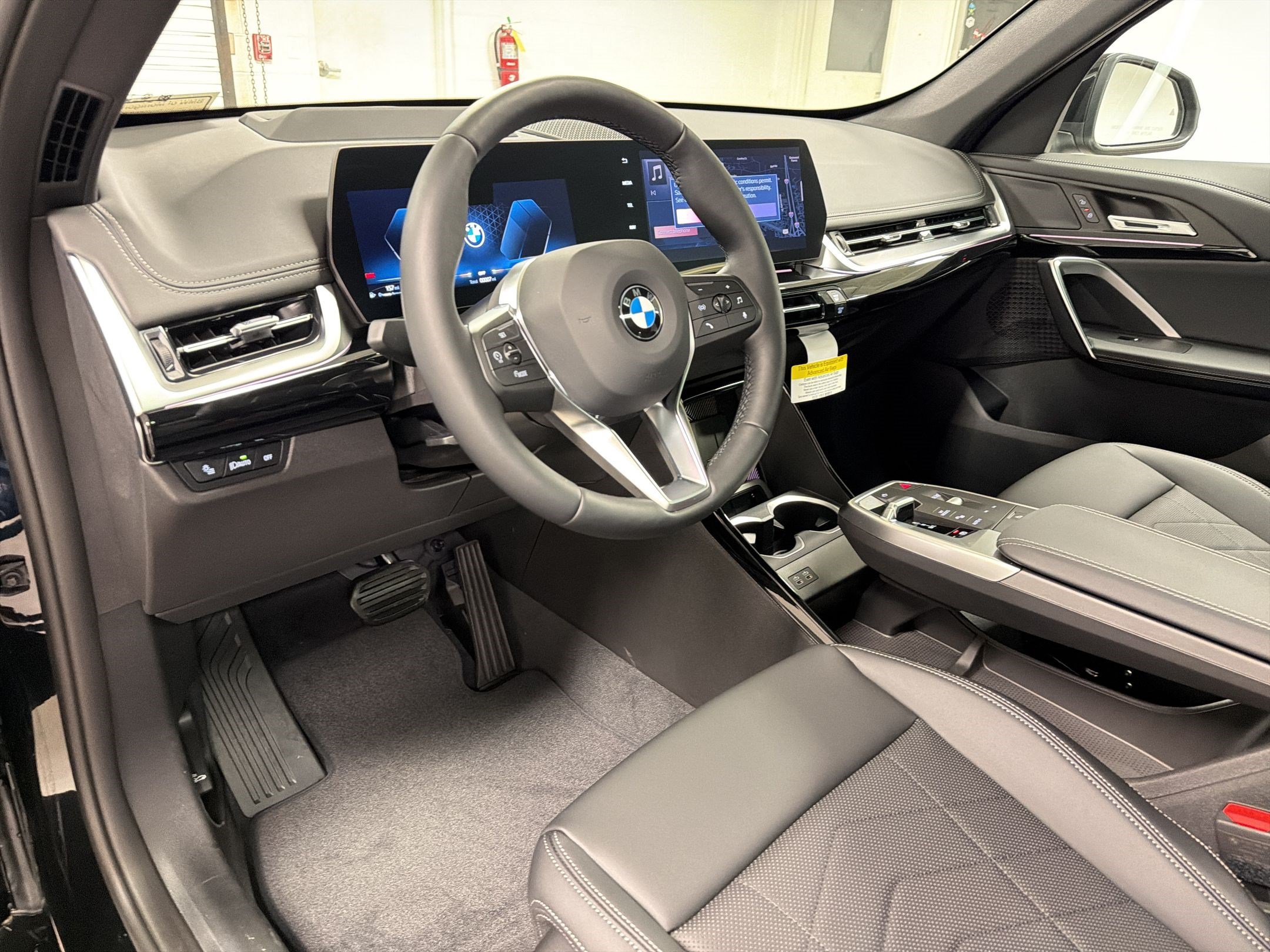 Used 2026 BMW X1 xDrive28i w/ Technology Package AWD/4WD image 4