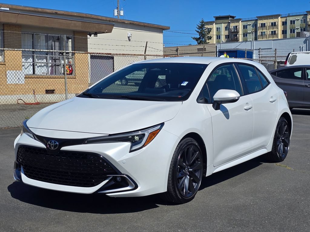 Used 2025 Toyota Corolla XSE FWD image 3
