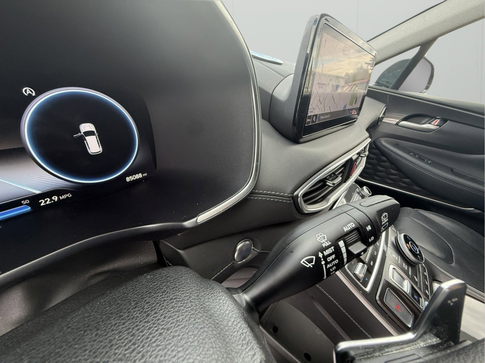 Used 2021 Hyundai Santa Fe Limited w/ Cargo Package image 22