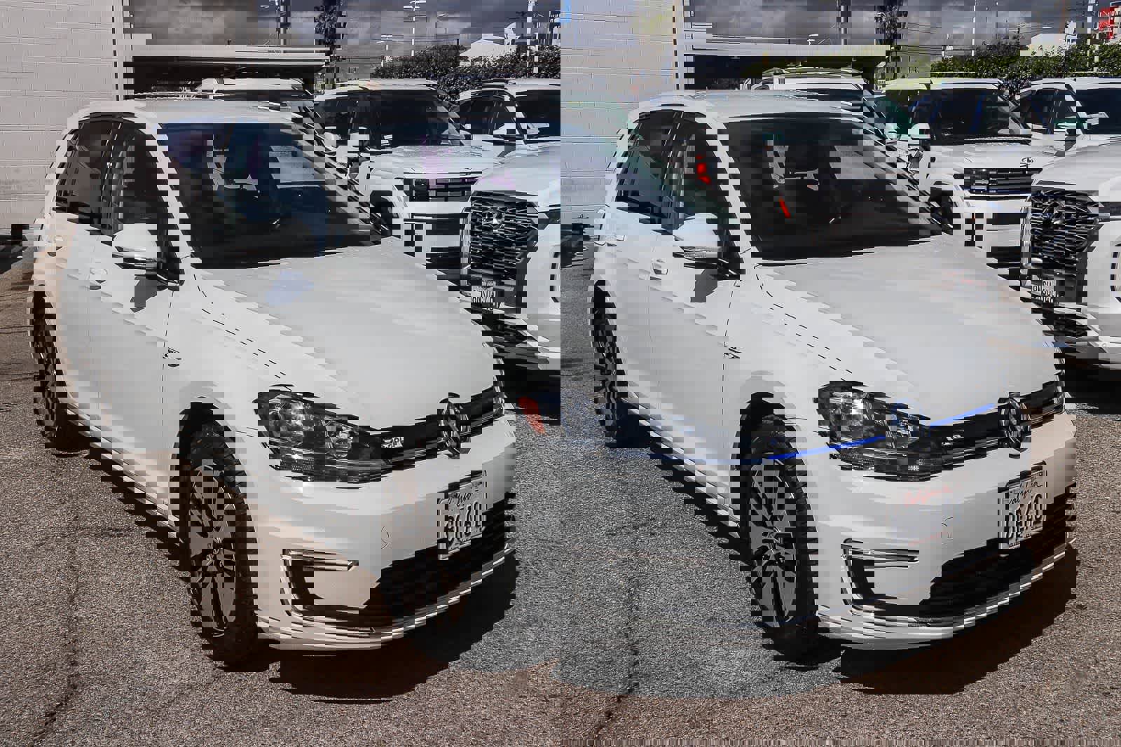 Used 2017 Volkswagen e-Golf SE image 3