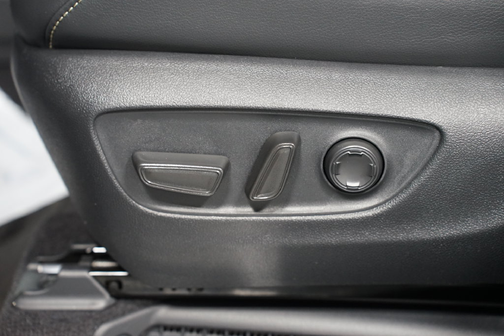 New 2026 Toyota Sienna Platinum AWD/4WD image 38