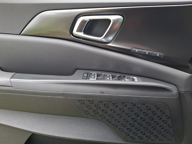 Certified 2027 Kia Carnival SX w/ Dark Edition Package FWD image 12