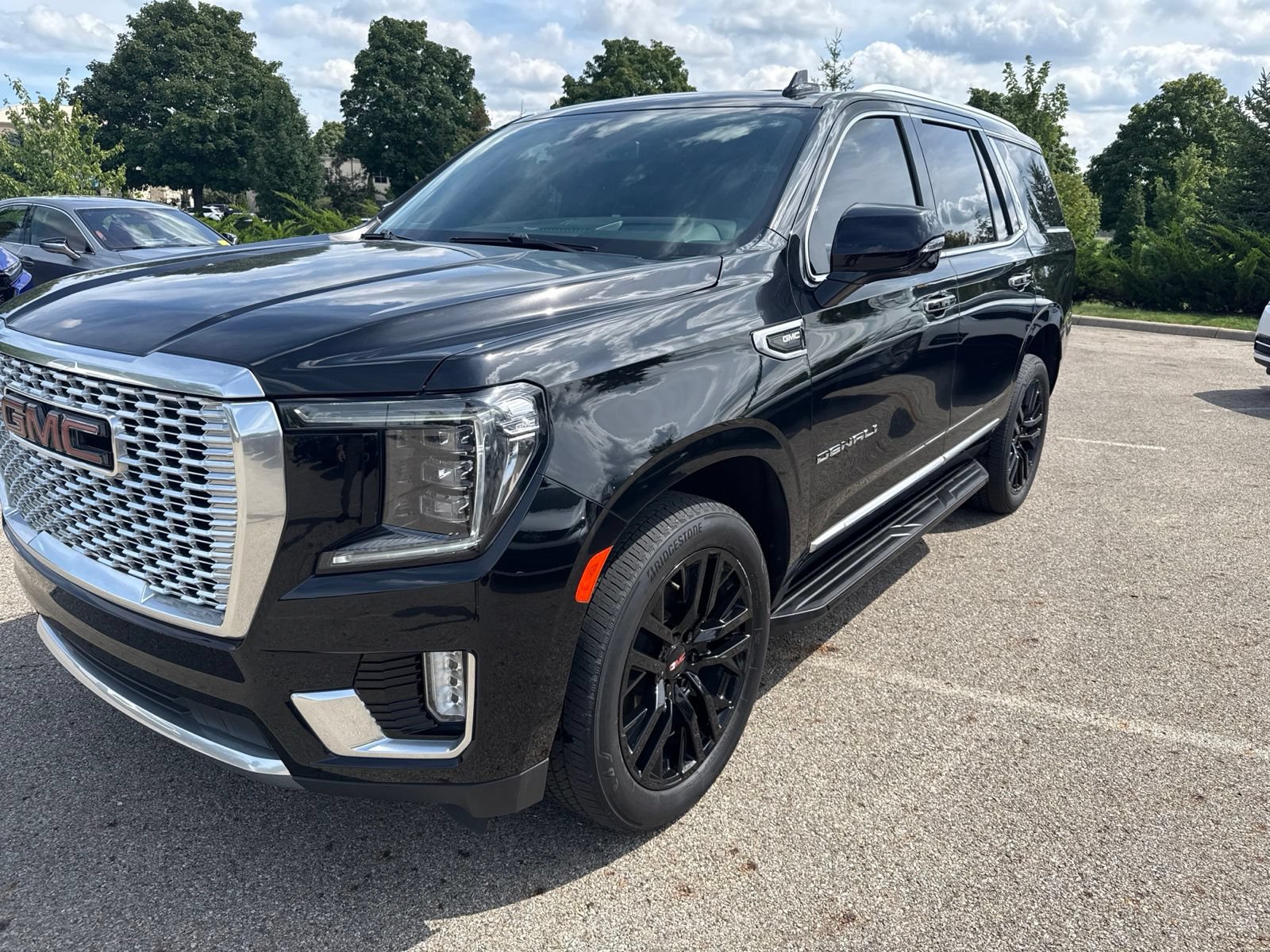 Used 2021 GMC Yukon Denali w/ LPO, Illumination Package AWD/4WD image 1