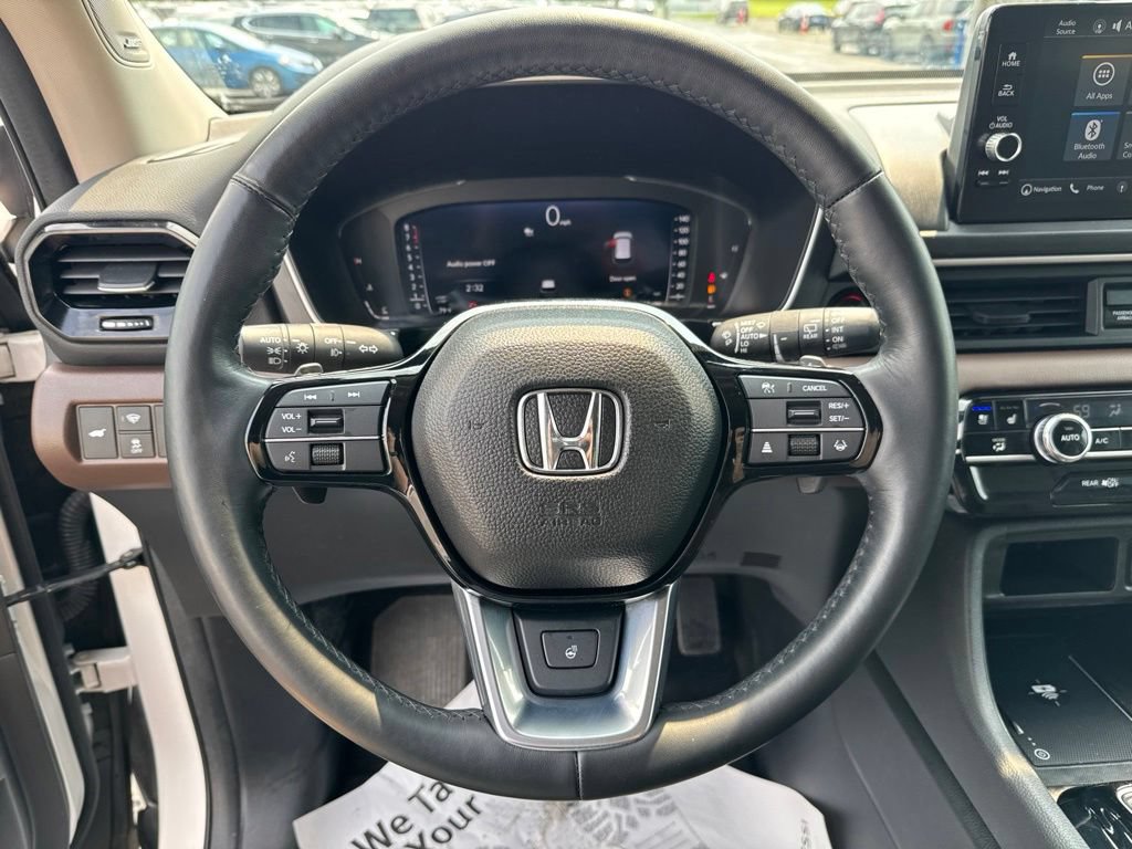 Used 2025 Honda Pilot Elite image 15