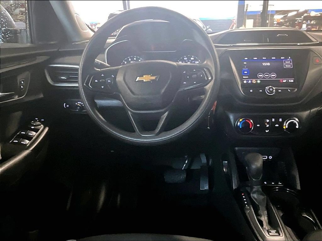 Used 2021 Chevrolet TrailBlazer LS AWD/4WD image 17