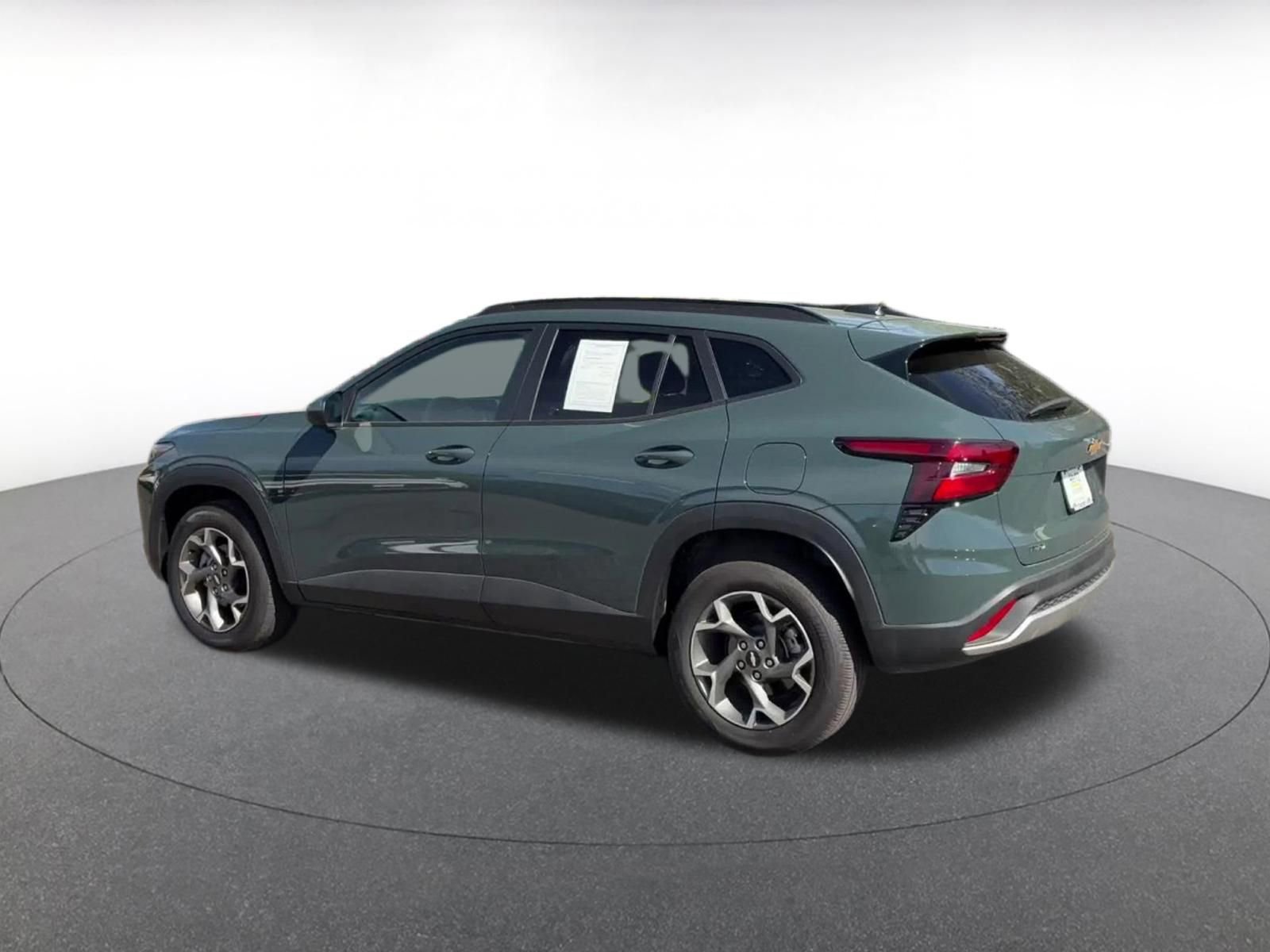 Used 2025 Chevrolet Trax LT image 10