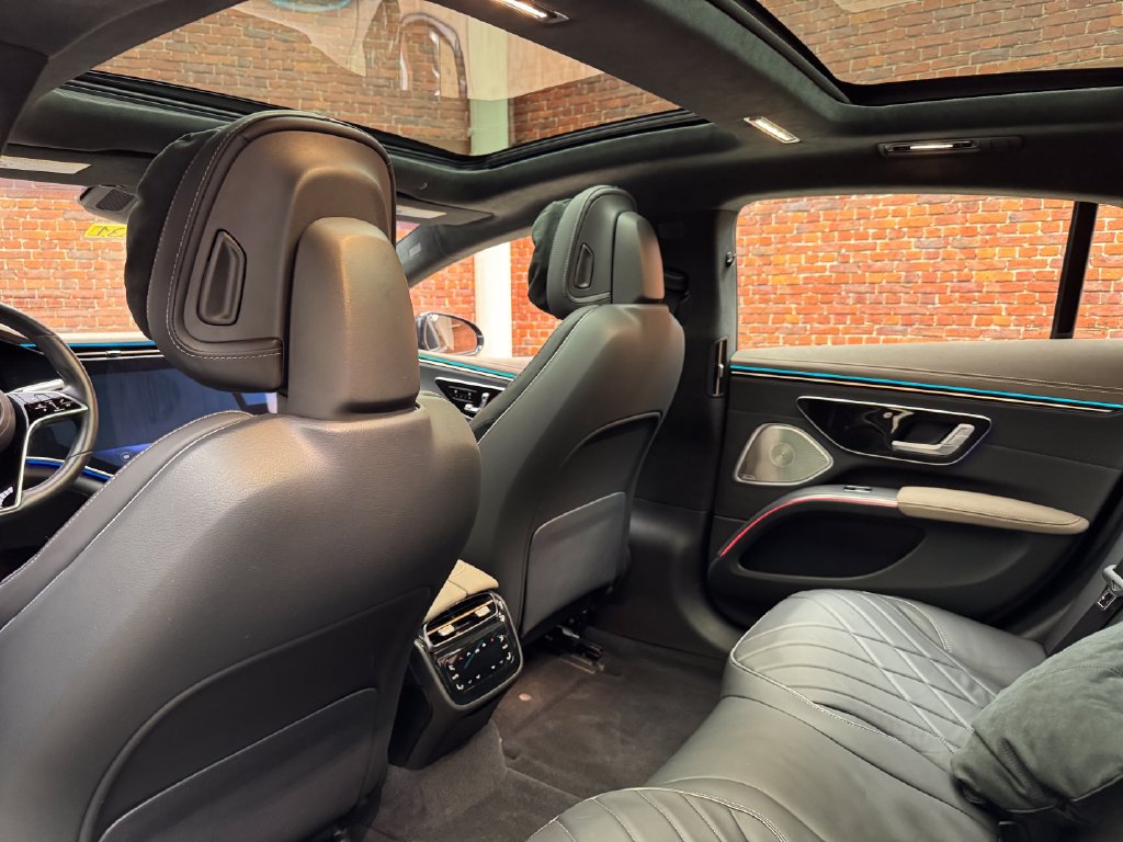 Certified 2023 Mercedes-Benz EQS 580 4MATIC Sedan w/ Exclusive Trim Package image 25