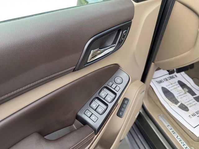 Used 2019 Chevrolet Suburban LT w/ Luxury Package AWD/4WD image 11